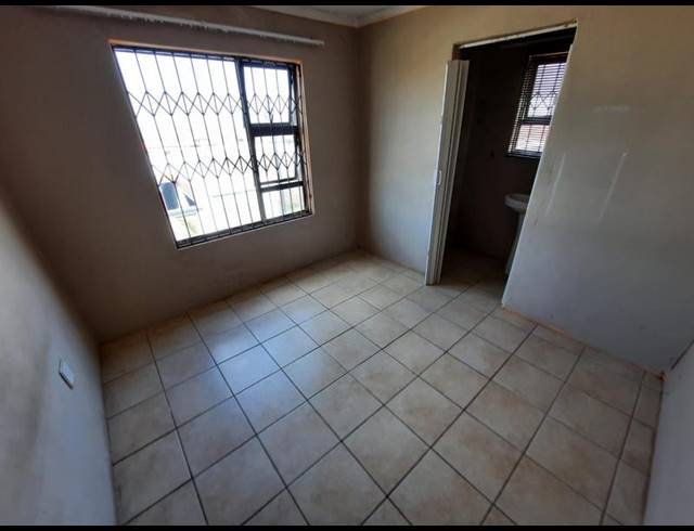 0 BEDROOM APARTMENT FOR SALE IN MOHLAKENG